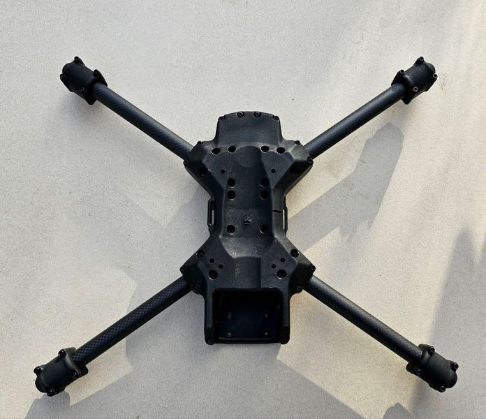 Лита рама Beetle для FPV дрона 8-10 дюймів українського виробництва з передбаченим скидом та поворотом камери 141434555545 фото