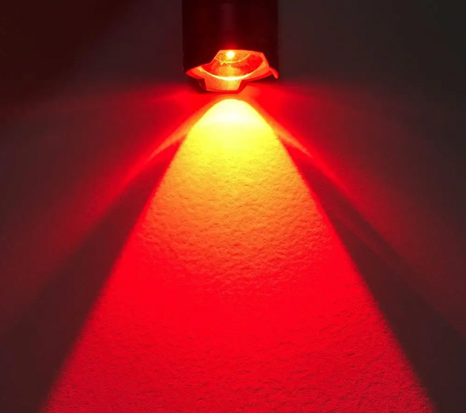 LED ліхтарик з червоним світлом 46644545664 фото